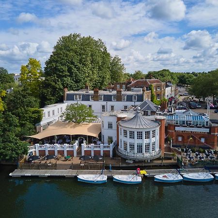The Mitre, Hampton Court Hotel Kingston upon Thames  Luaran gambar The River Wey at Farnham