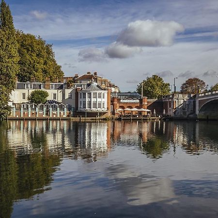 The Mitre, Hampton Court Hotel Kingston upon Thames  Luaran gambar The River Wey at Farnham