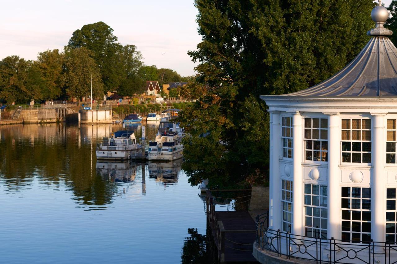 The Mitre, Hampton Court Hotel Kingston upon Thames  Luaran gambar The River Wey at Farnham