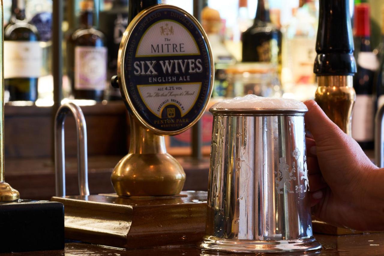The Mitre, Hampton Court Hotel Kingston upon Thames  Luaran gambar Mitre Six Wives