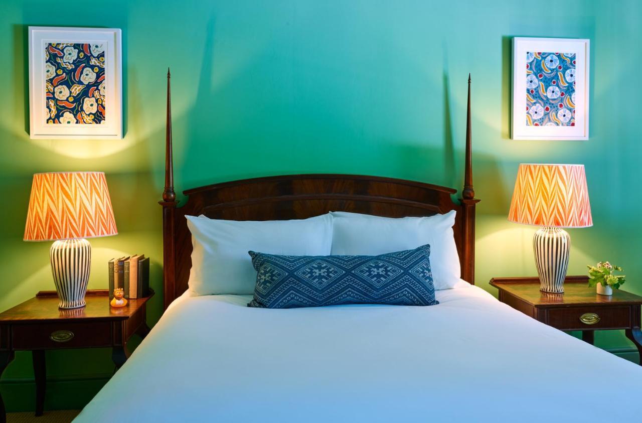 The Mitre, Hampton Court Hotel Kingston upon Thames  Luaran gambar A bedroom at the Inn