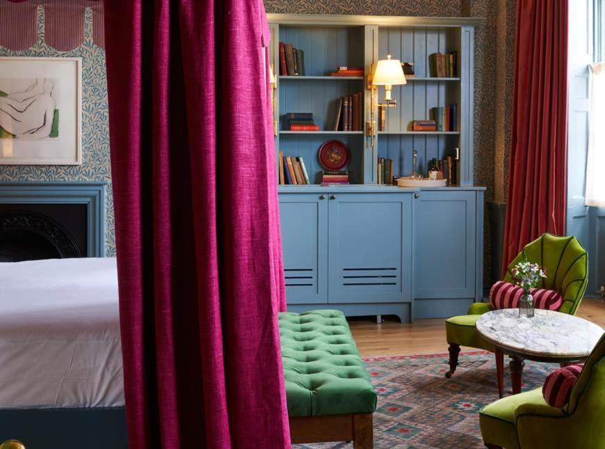 The Mitre, Hampton Court Hotel Kingston upon Thames  Luaran gambar A room at the Hotel