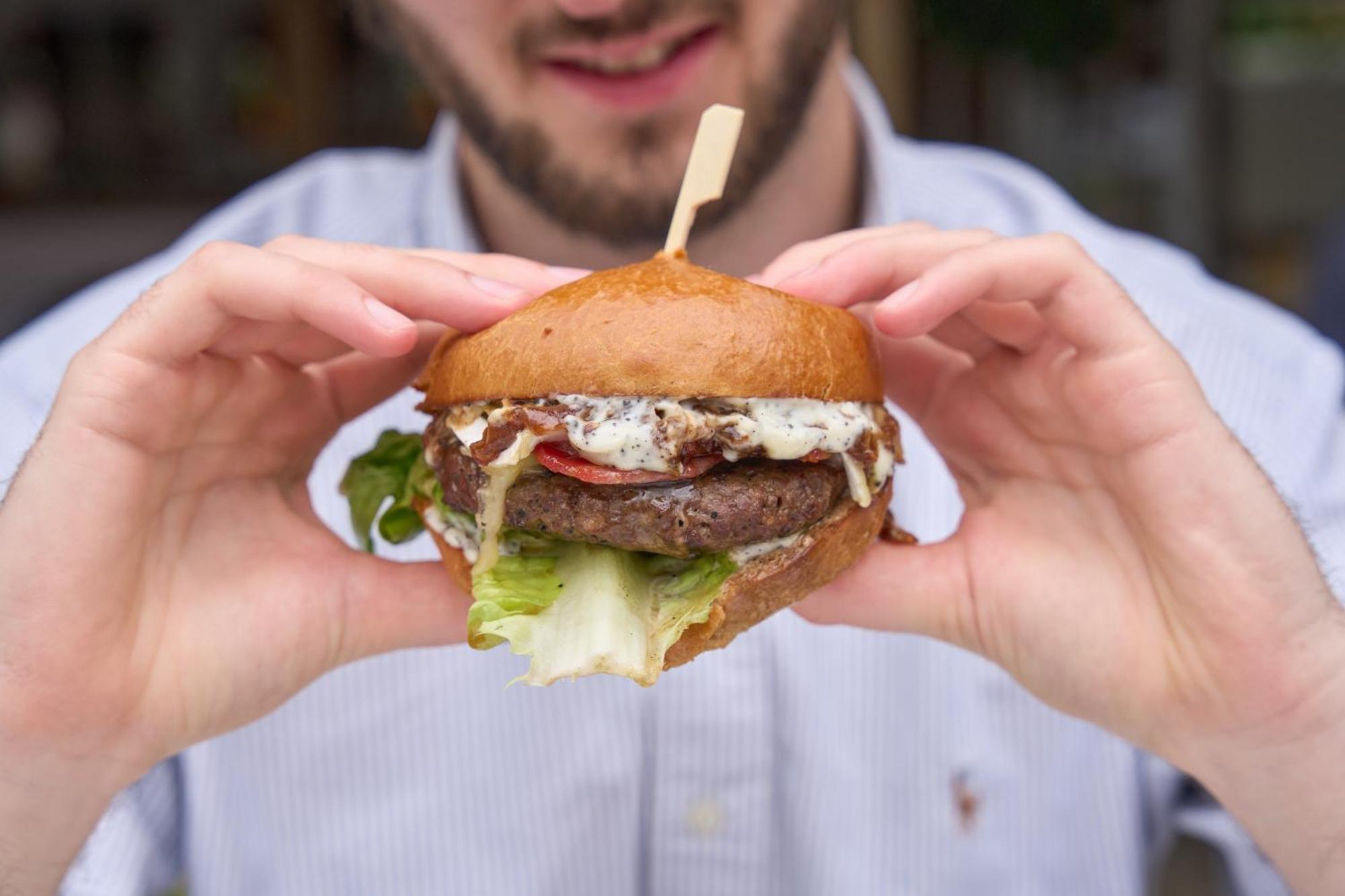 The Mitre, Hampton Court Hotel Kingston upon Thames  Luaran gambar A burger