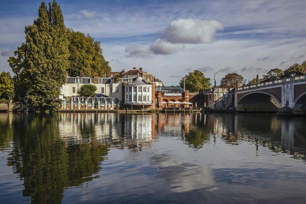 The Mitre, Hampton Court Hotel Kingston upon Thames  Luaran gambar The River Wey at Farnham